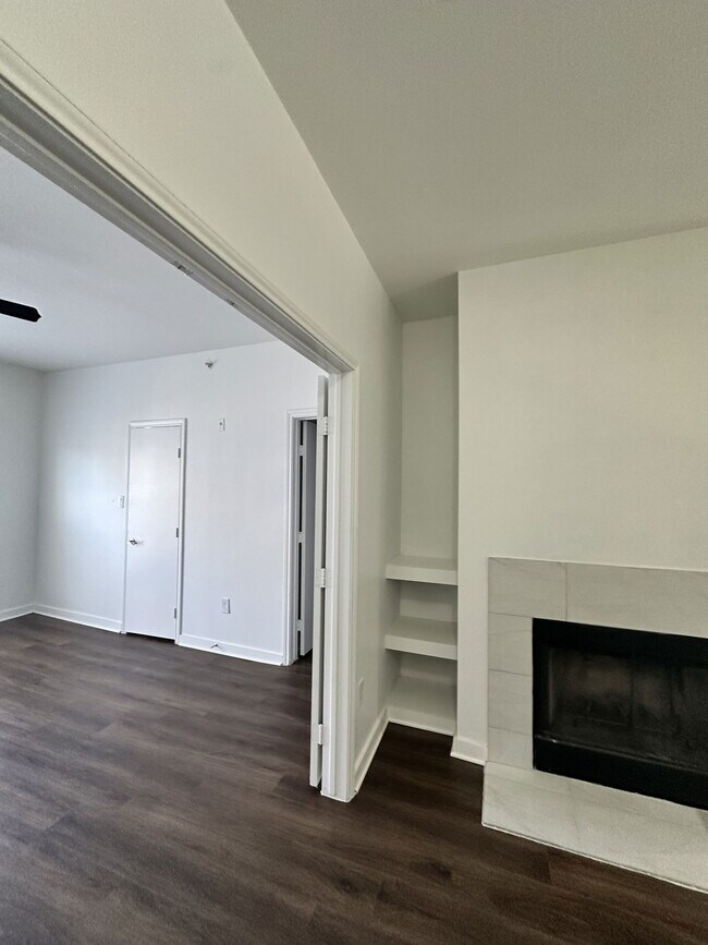 Building Photo - 6740 Davidson St