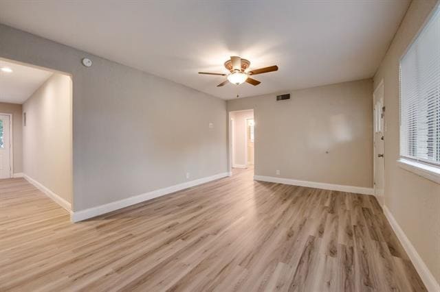 Building Photo - 3912 Lakewood Dr