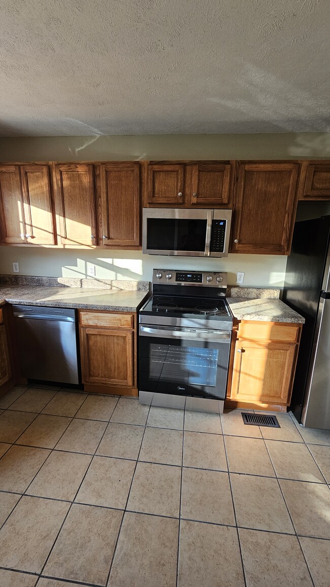 Building Photo - 117 Dixie Ct