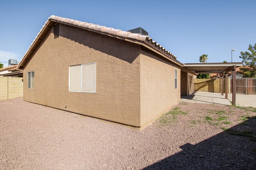 Building Photo - 11324 W Golden Ln