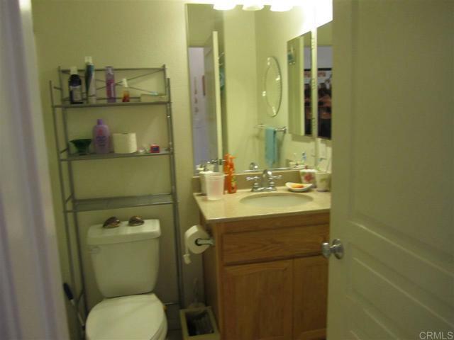 Building Photo - 742 Mariposa Cir