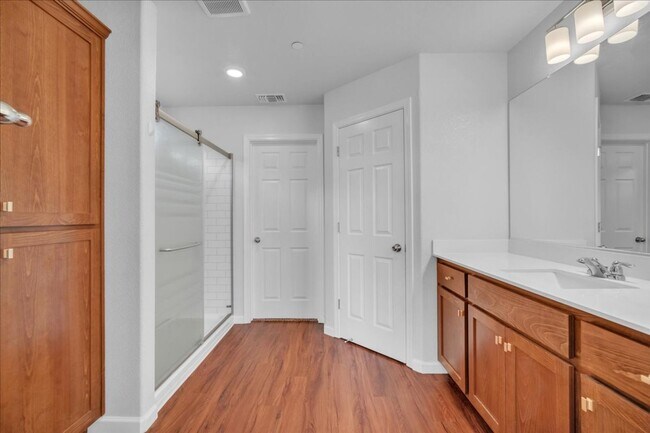 Building Photo - 8071 Weeping Willow Ln