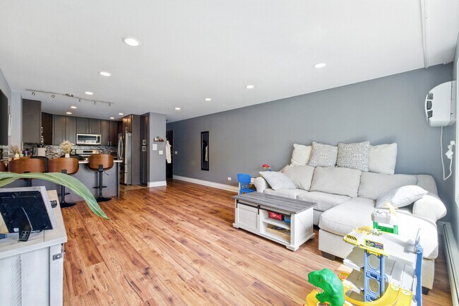 Building Photo - 1258 Brown St