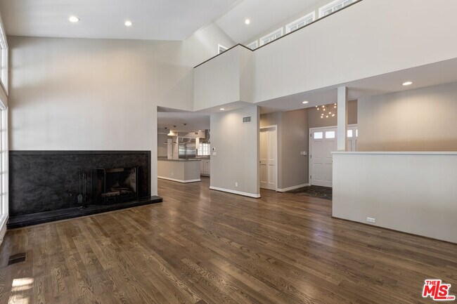 Building Photo - 1277 N Norman Pl