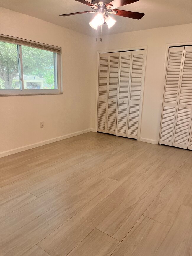 Building Photo - 2420 Briar Oak Cir