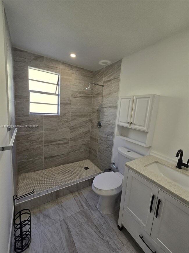 Building Photo - 1629 SW 6th St