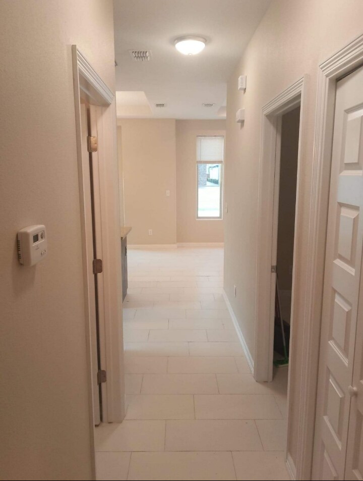 Building Photo - 210 Fig Dr