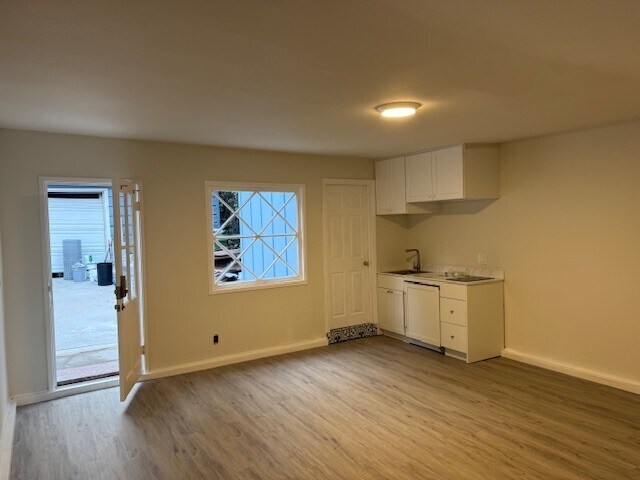 Building Photo - 4059 Stone Canyon Ave