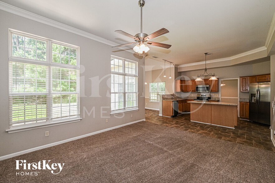 Building Photo - 6015 Forest Pond Dr