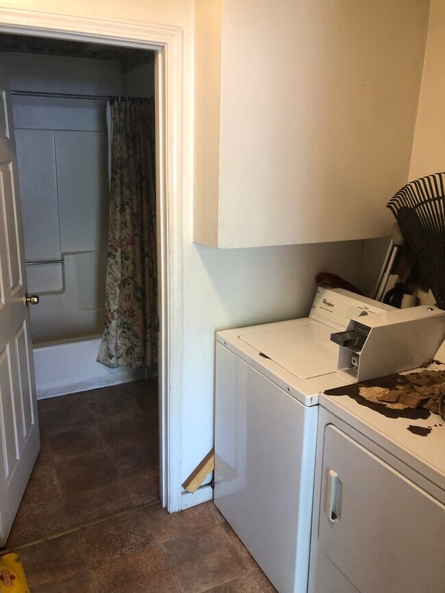 Room Available for Rent 1131 Hubbard St SW Atlanta GA 30310