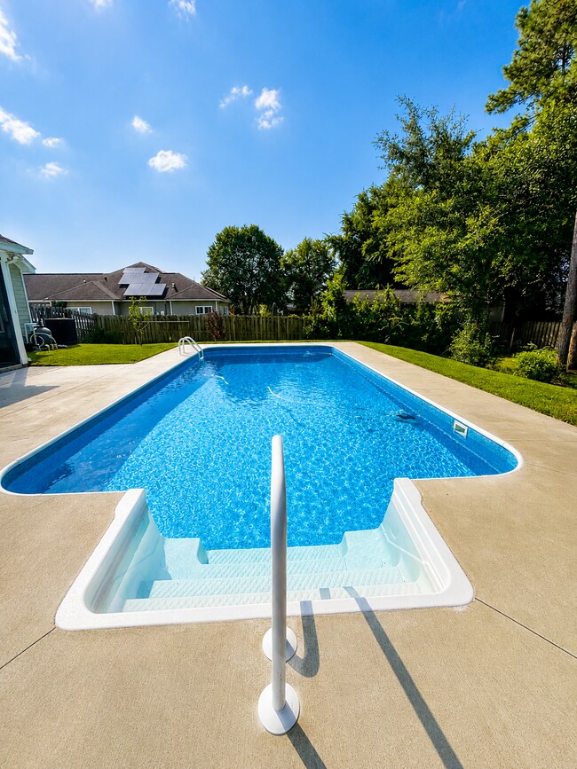 Building Photo - 212 Nandina Way
