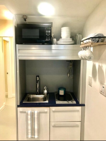 Building Photo - 4105 Pacific Ave