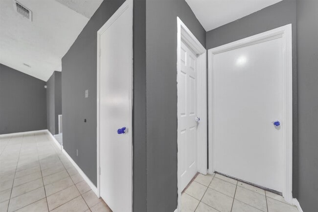 Building Photo - 14830 Keelby Dr