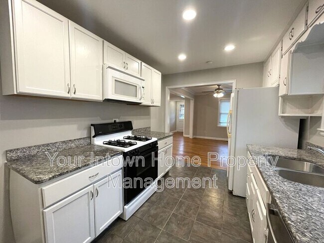 Building Photo - 430 Lynnhaven Dr SW