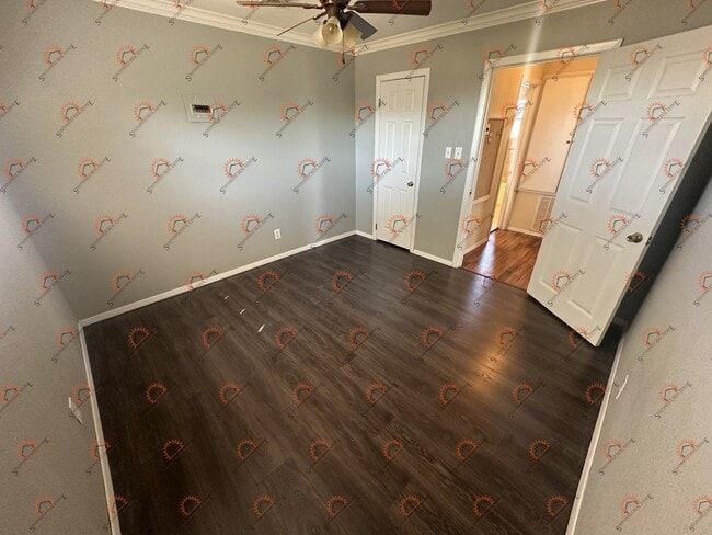Building Photo - One bedroom One bath apartment--Water paid