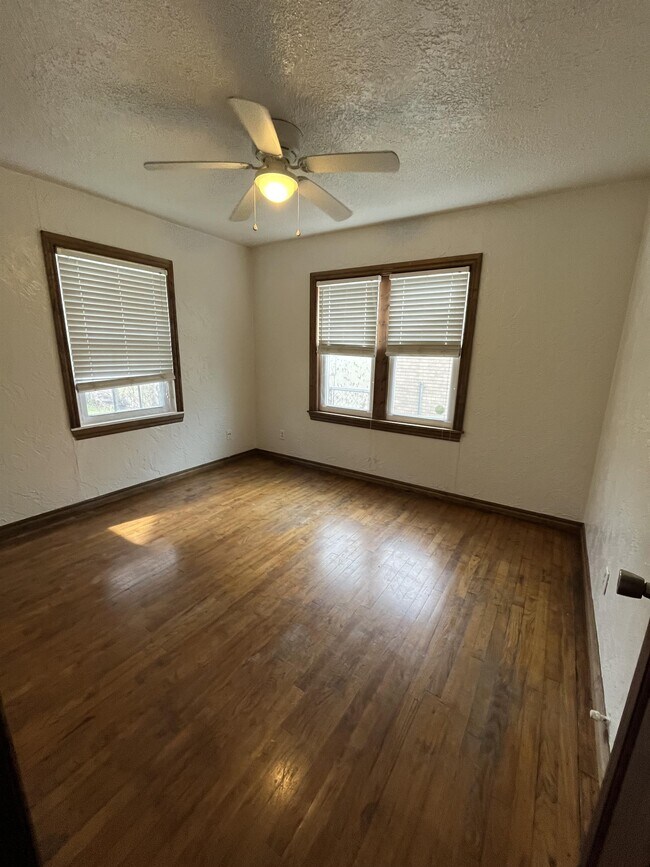 Building Photo - 111 E Haddock St