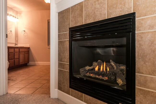Building Photo - Wonderful 3-Bedroom,  2.5-Bath Home With Beautiful Primary Suite