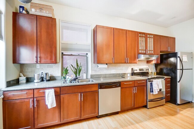 Building Photo - 1207 Republic St