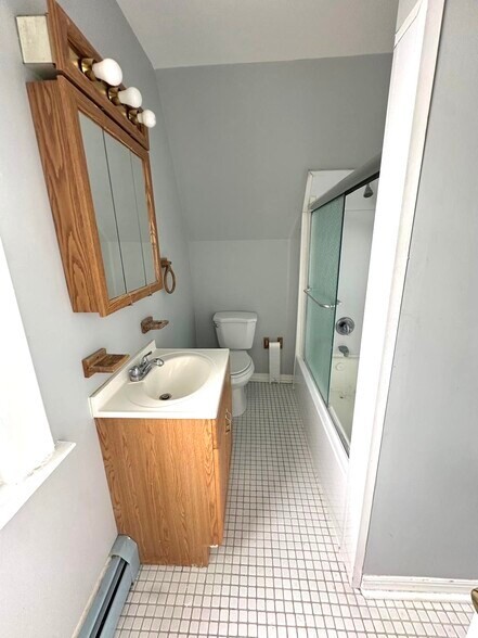 Building Photo - 32 Fabyan Pl