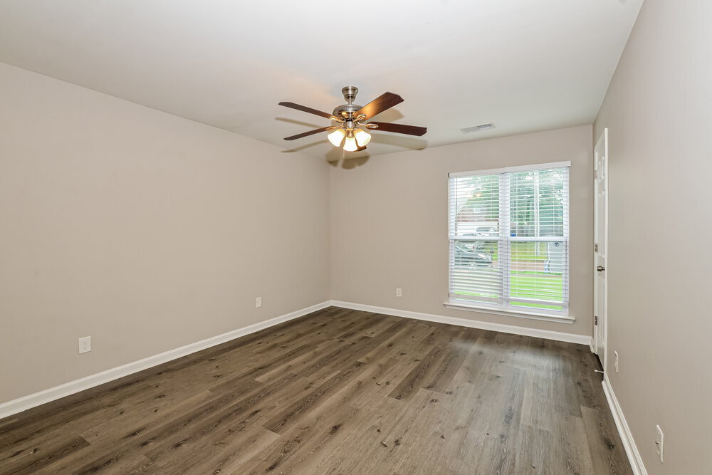 Building Photo - 13183 Sandbourne S
