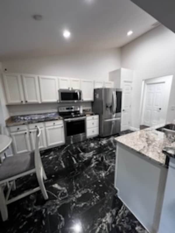 Building Photo - 821 Copperfield Terrace