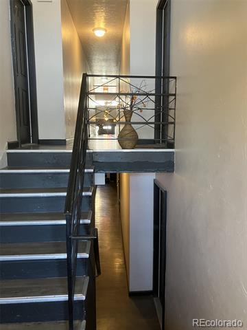 Building Photo - 1717 N Paris St