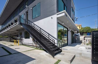 Building Photo - 321 N Bixel St