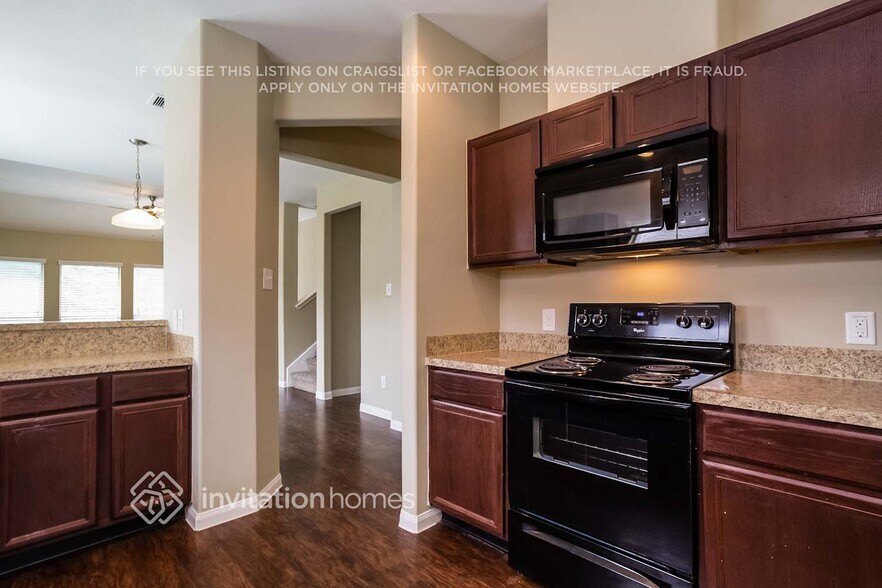 Building Photo - 13433 Raintree Dr