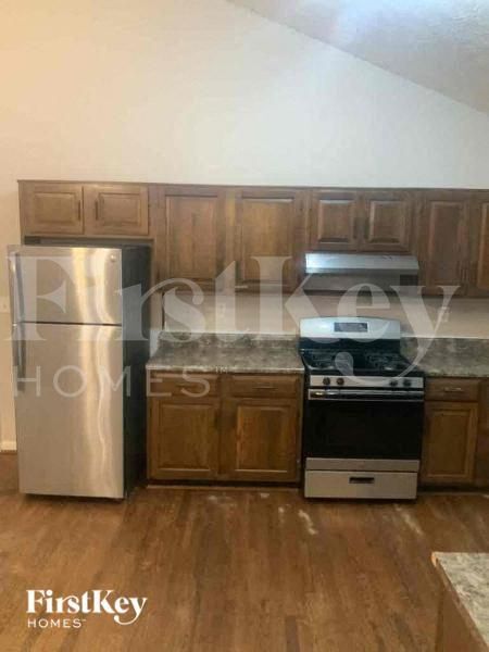 Building Photo - 2876 Fieldstone Dr SE