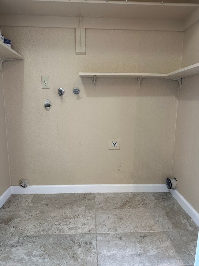 Building Photo - Stunning Condo in Turlock available for im...