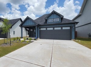Building Photo - 504 Sandringham Lp