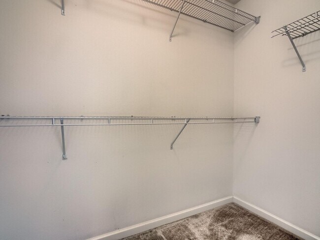 Building Photo - 2 Bedroom Townhome in Denver