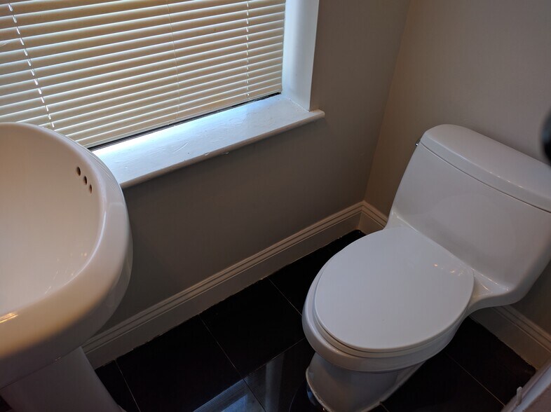 Building Photo - 1001 St Paul St