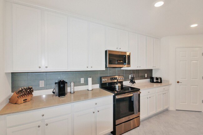 Building Photo - Sarasota National Seasonal Condo for Rent