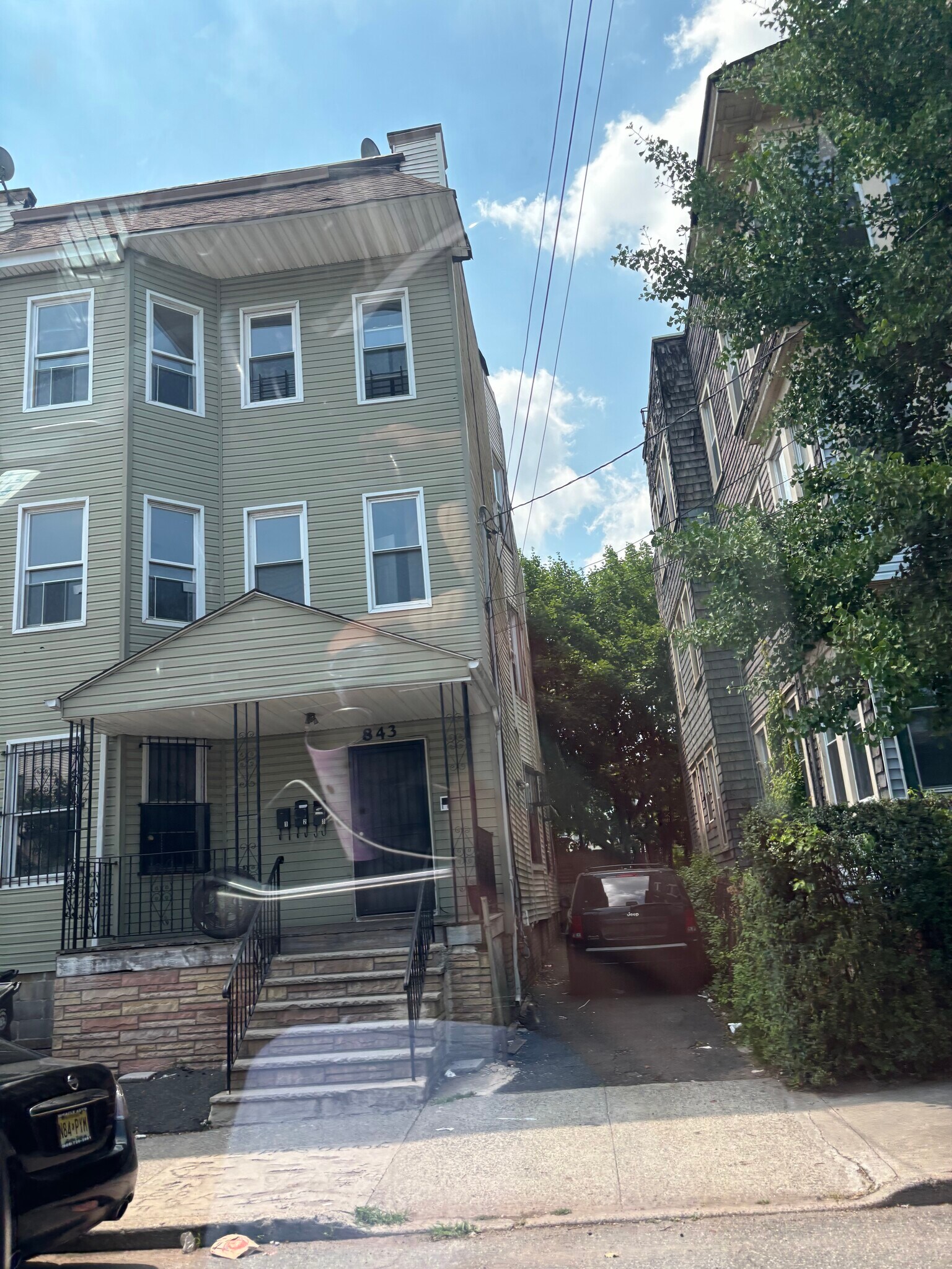 Building Photo - 843 S 18th St
