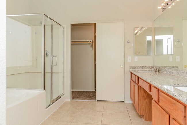 Building Photo - 2117 Port Antonio Ct