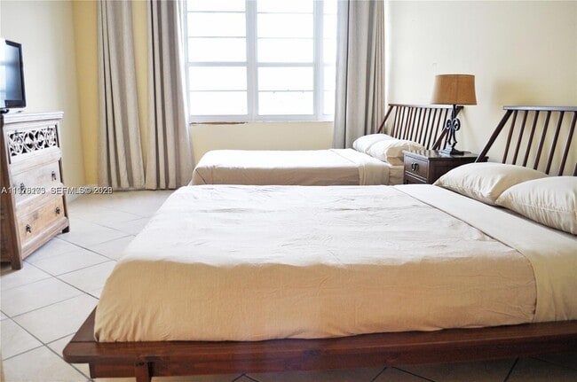 Building Photo - 100 Lincoln Rd