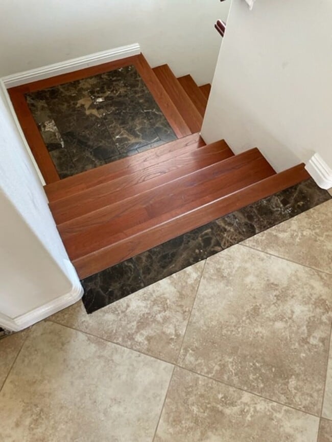 Building Photo - 2 Bedroom in Beautiful Tustin Golf Community