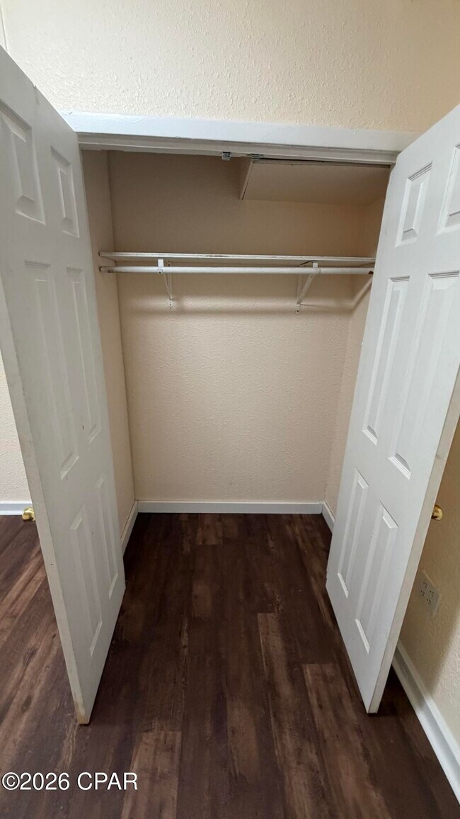 Building Photo - 300 N James Ave