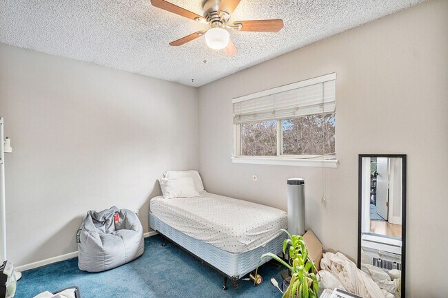 Building Photo - Beautiful 4-Bedroom Home in the P.O.E.T. Neighborhood - Available August 1, 2026!