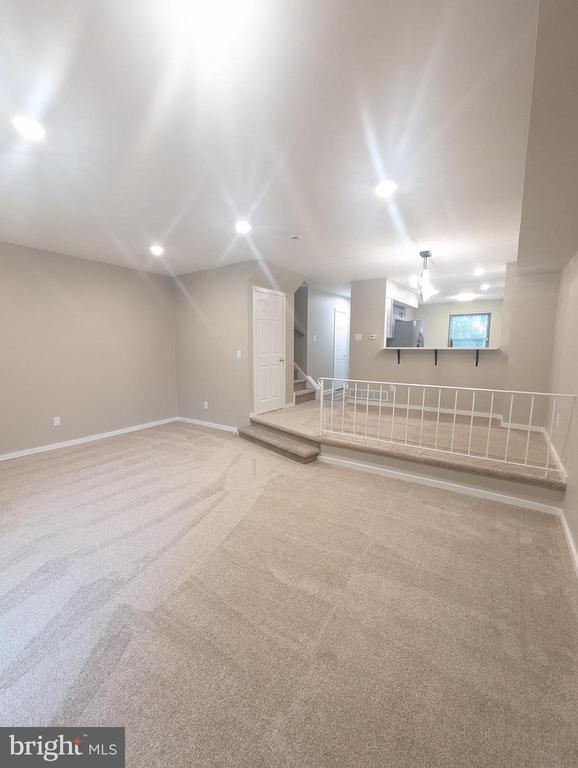 Building Photo - 988 Beechwood Pl