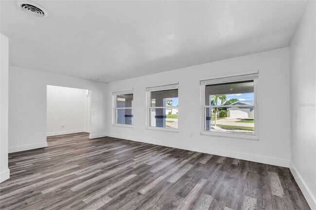 Building Photo - 2161 Aqui Esta Dr