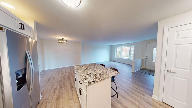 Building Photo - Updated 3 Bed 1 Bath in North Allegheny Sc...