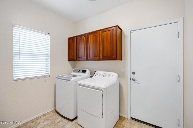 Building Photo - 11207 N 165th Ave
