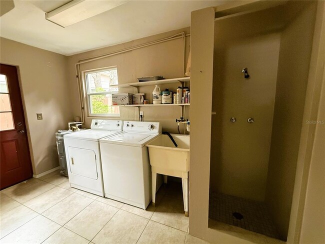 Building Photo - 8184 24th Ave N