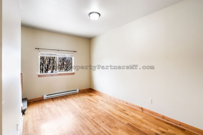 Building Photo - 215 N Quaw Blvd