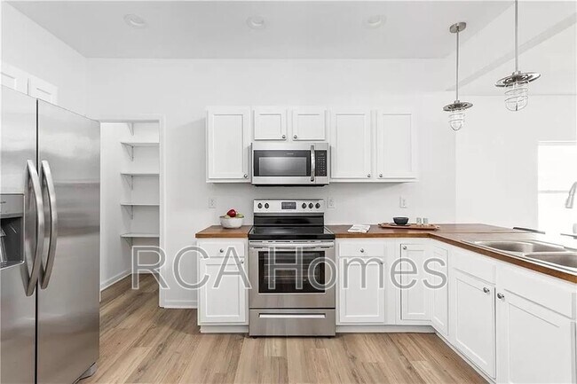 Building Photo - 408 N Dearborn St