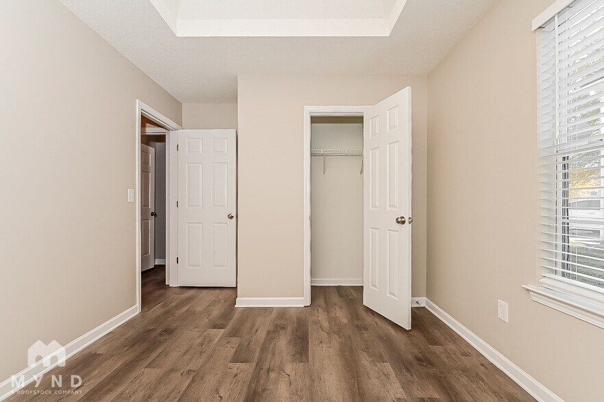 Building Photo - 3063 Dogwood Ave