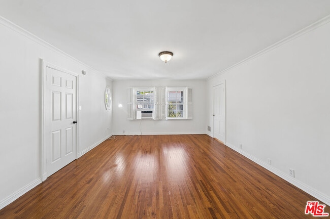 Building Photo - 1284 S Beverly Glen Blvd