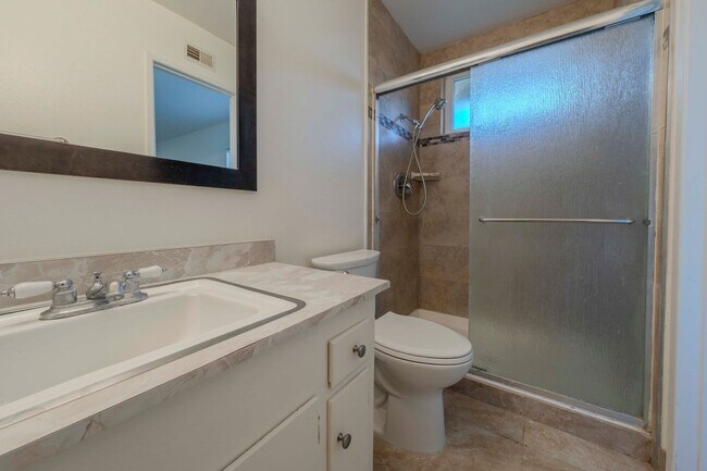 Building Photo - RIDGEWAY